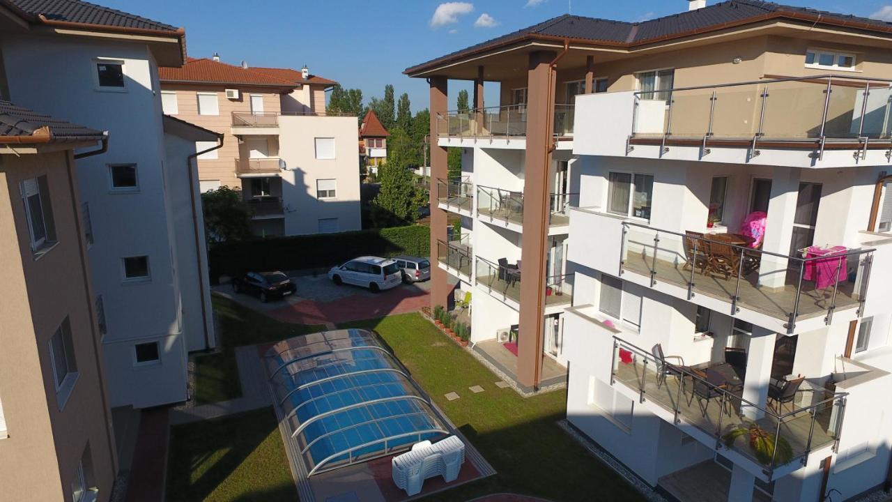 Laguna Beach Apartmanok Siófok Exteriör bild