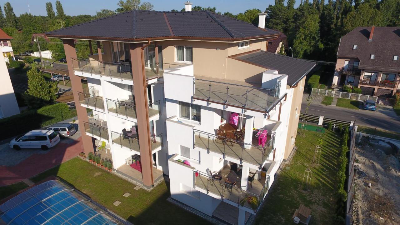 Laguna Beach Apartmanok Siófok Exteriör bild
