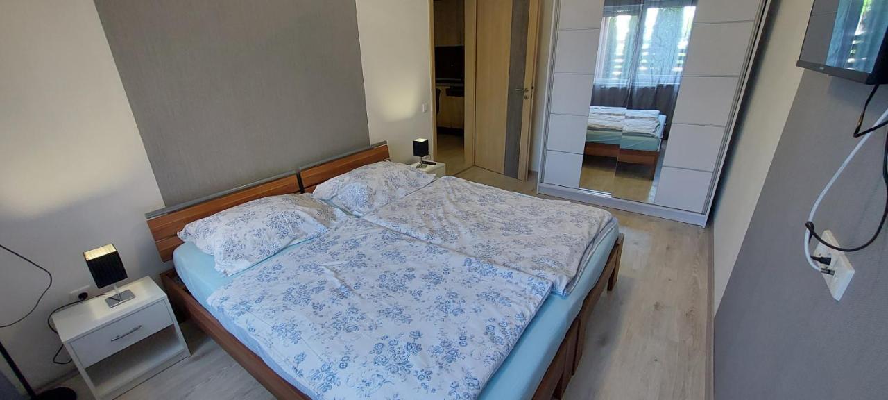 Laguna Beach Apartmanok Siófok Exteriör bild