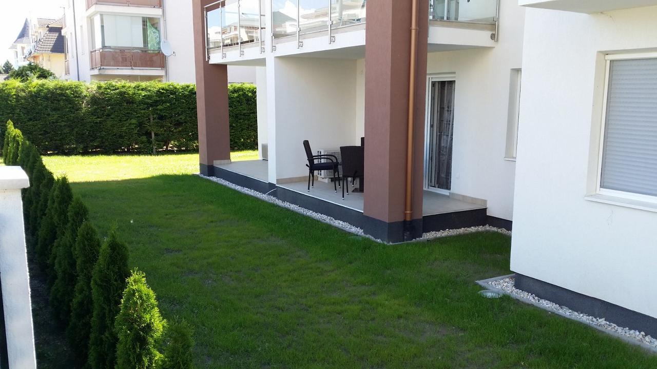 Laguna Beach Apartmanok Siófok Exteriör bild